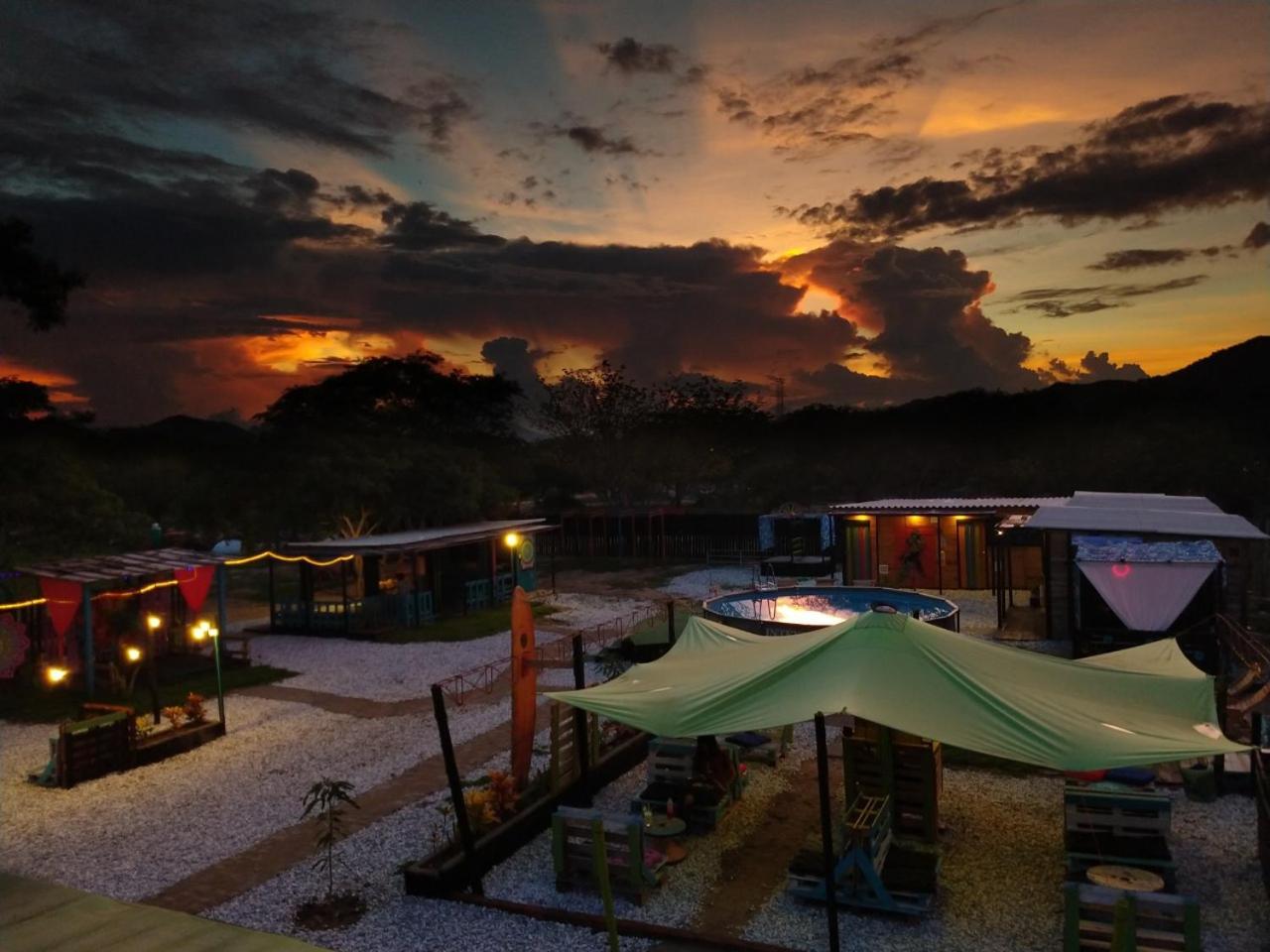 Paraiso Lounge Bonda Buitenkant foto