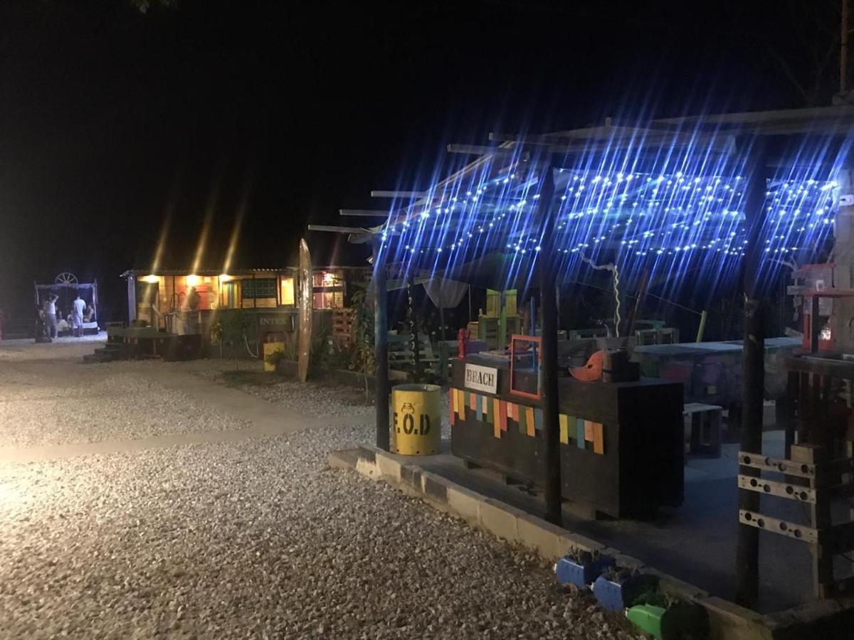 Paraiso Lounge Bonda Buitenkant foto